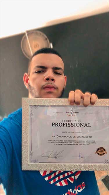 Aluno Curso de Barbeiro Profissional